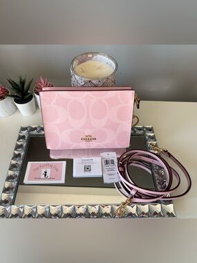 🌸Coach Powder Pink Slim Crossbody ( Charms Not Included )🌸